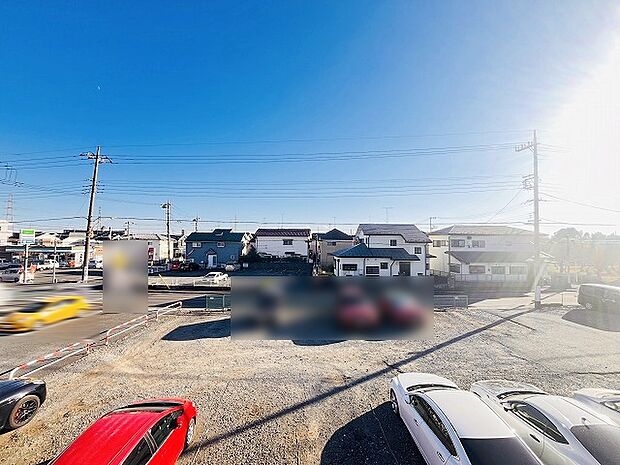 窓からの眺望です。実際に現地で眺望もご確認ください。 