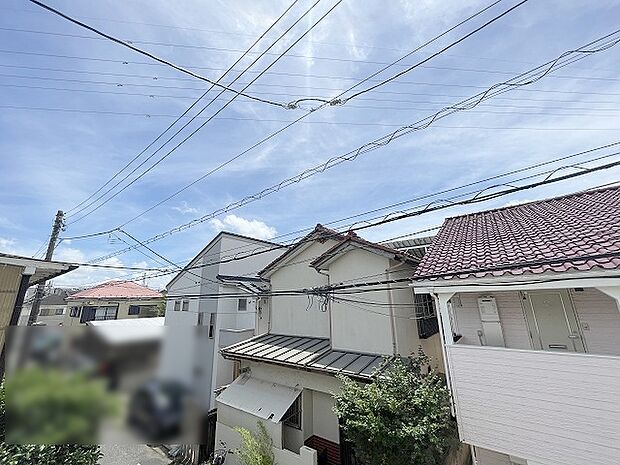 窓からの眺望です。実際に現地で眺望もご確認ください。 