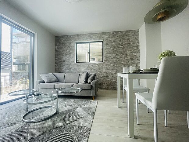 家族が一番集まる場所だから広々としつつも素敵な空間であって欲しい。みんながくつろぐリビングからキッチンまでが一つの空間のように繋がる間取り。 