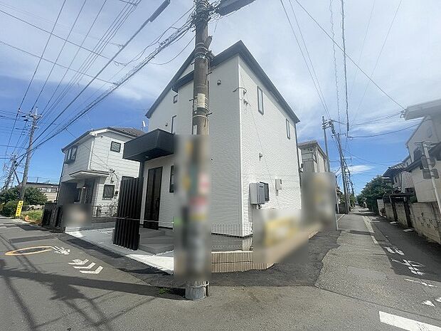 周辺は住宅が建ち並ぶ閑静な住宅街です。 