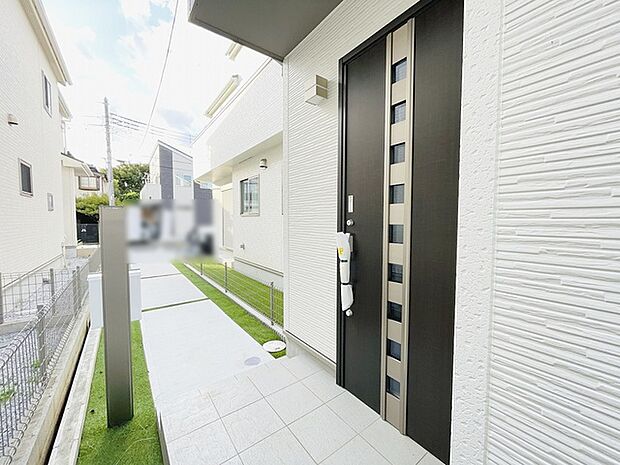 周辺のエリアで他にも沢山売りに出ている物件があります。インターネット掲載前の情報などもありますのでお気軽にお問合せください。まとめてご見学できます。 