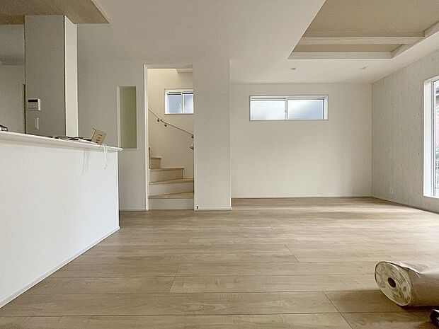 家族が一番集まる場所だから広々としつつも素敵な空間であって欲しい。みんながくつろぐリビングからキッチンまでが一つの空間のように繋がる間取り。 