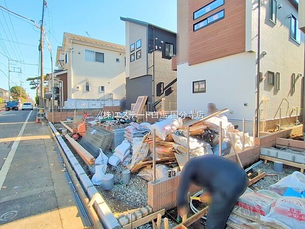 周辺のエリアで他にも沢山売りに出ている物件があります。インターネット掲載前の情報などもありますのでお気軽にお問合せください。まとめてご見学できます。 