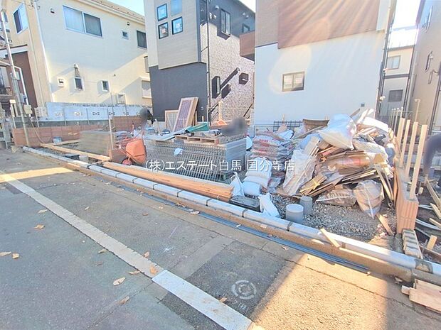 周辺のエリアで他にも沢山売りに出ている物件があります。インターネット掲載前の情報などもありますのでお気軽にお問合せください。まとめてご見学できます。 