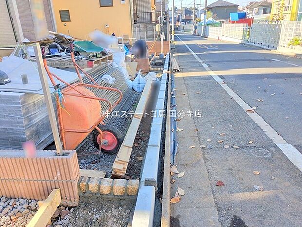 周辺のエリアで他にも沢山売りに出ている物件があります。インターネット掲載前の情報などもありますのでお気軽にお問合せください。まとめてご見学できます。 