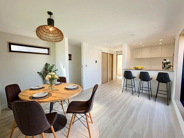 本画像はCGで作成しており、実際に現地に家具は置かれておりません。また、価格に家具は含まれておりません。