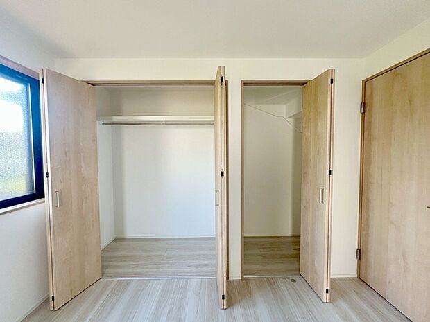 豊富な収納スペースもこの物件の特長の一つ。各所に収納が完備されており、生活をスッキリと整えることができます。