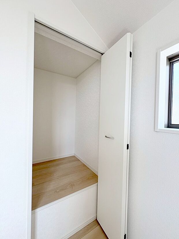 クローゼットなど収納も豊富なお家です。