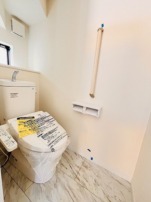 トイレにはウォシュレット機能を標準装備。