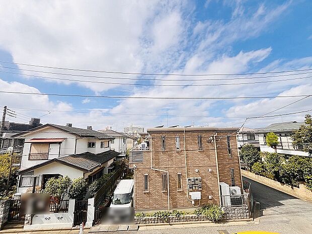 窓からの眺望です。実際に現地で眺望もご確認ください。