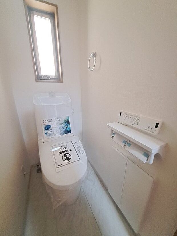トイレにはウォシュレット機能を標準装備。
