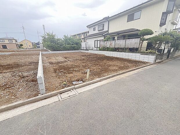 現地のご見学予約もスタートしました。周辺で売りに出ている物件も沢山御座います。まとめてご見学ができますのでお気軽にお申しつけください。