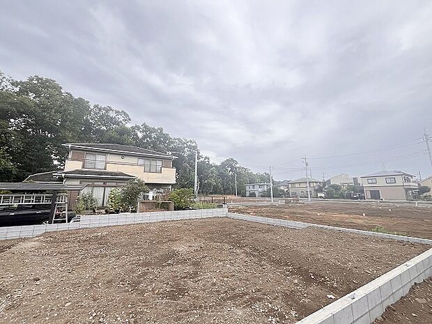 現地のご見学予約もスタートしました。周辺で売りに出ている物件も沢山御座います。まとめてご見学ができますのでお気軽にお申しつけください。