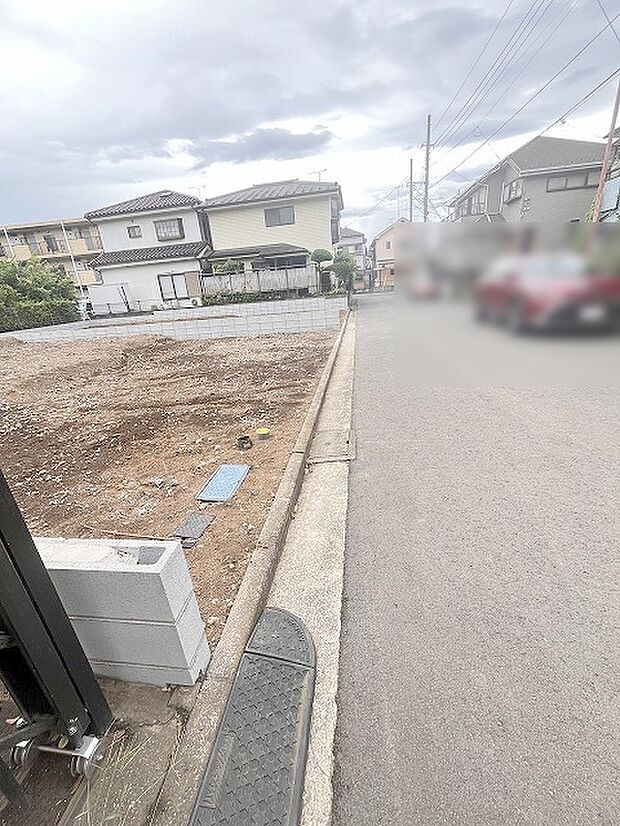 周辺は住宅が建ち並ぶ閑静な住宅街です。