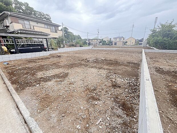 現在建物を建築中です、建築中の物件については現地確認の他、同施工会社の完成施工例のご案内、担当者のプレゼンテーションにてご検討ください。適切なご検討の方法をご説明させて頂きます。