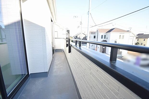 窓からの眺望です。実際に現地で眺望もご確認ください。 