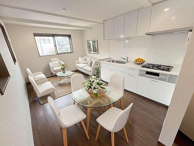 本画像はCGで作成しており、実際に現地に家具は置かれておりません。また、価格に家具は含まれておりません。