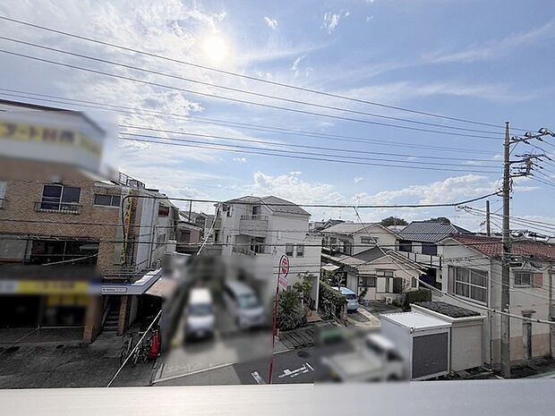 窓からの眺望です。実際に現地で眺望もご確認ください。