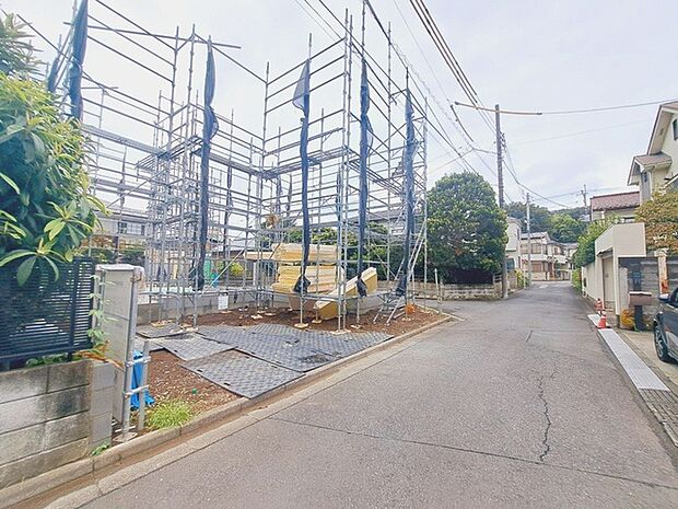 現地のご見学予約もスタートしました。周辺で売りに出ている物件も沢山御座います。まとめてご見学ができますのでお気軽にお申しつけください。 