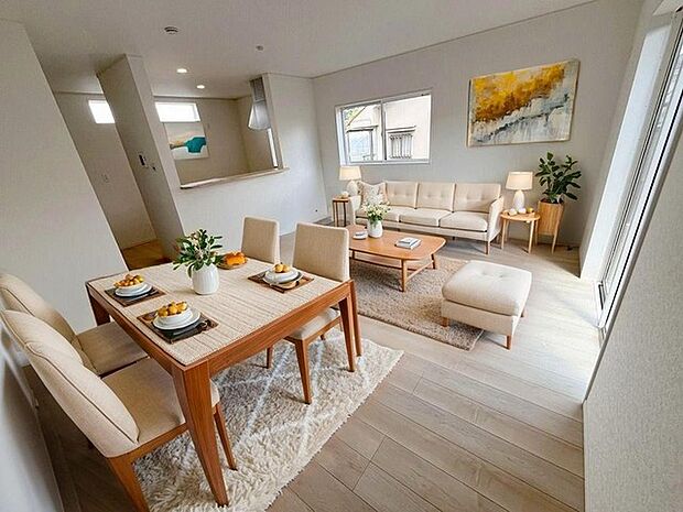   本画像はCGで作成しており、実際に現地に家具は置かれておりません。また、価格に家具は含まれておりません。 