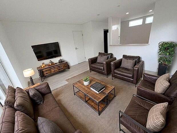 本画像はCGで作成しており、実際に現地に家具は置かれておりません。また、価格に家具は含まれておりません。 