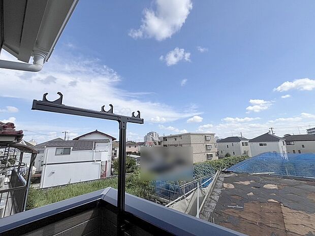 窓からの眺望です。実際に現地で眺望もご確認ください。 