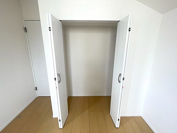 クローゼットなど収納も豊富なお家です。 