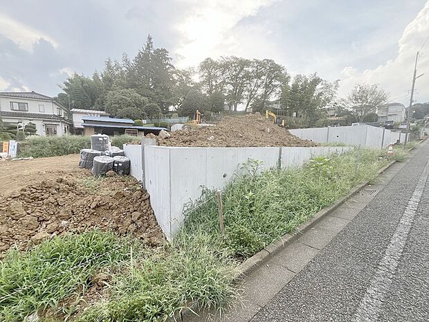 周辺のエリアで他にも沢山売りに出ている物件があります。インターネット掲載前の情報などもありますのでお気軽にお問合せください。まとめてご見学できます。 