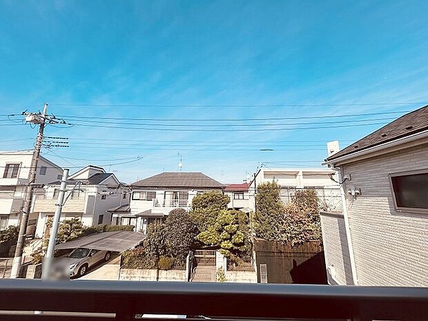 窓からの眺望です。実際に現地で眺望もご確認ください。 