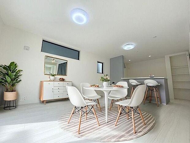 本画像はCGで作成しており、実際に現地に家具は置かれておりません。また、価格に家具は含まれておりません。 