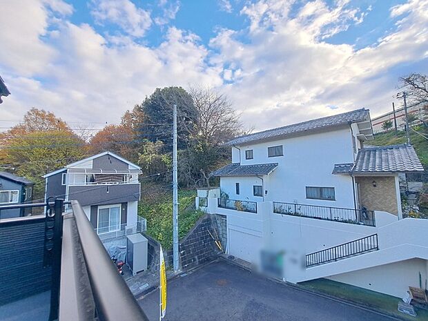 窓からの眺望です。実際に現地で眺望もご確認ください。