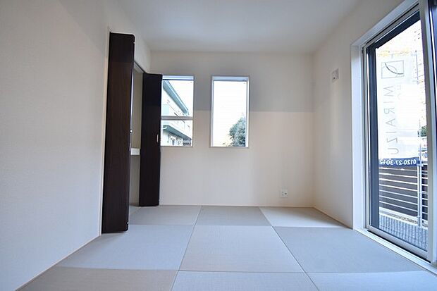 和室がある間取り。畳の香りとともにどこか落ち着く空間です。 