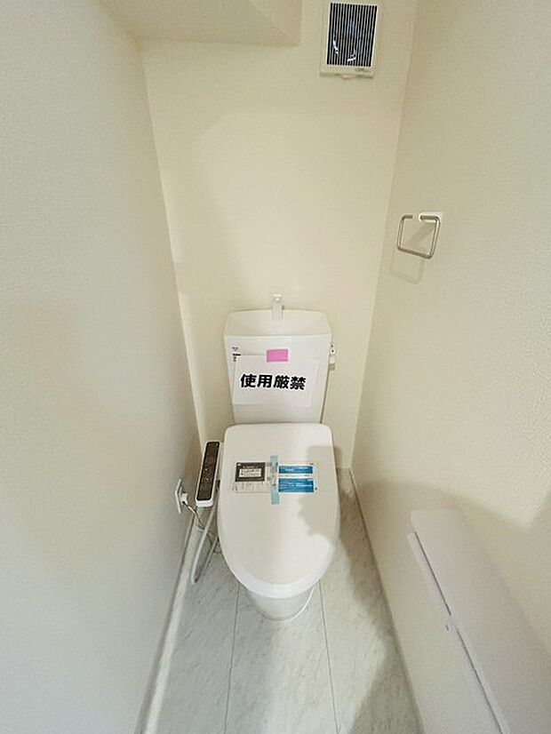 トイレにはウォシュレット機能を標準装備。 
