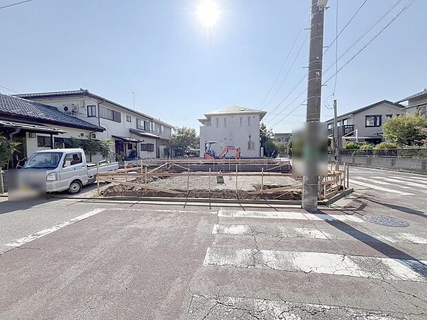 現在建物を建築中です、建築中の物件については現地確認の他、同施工会社の完成施工例のご案内、担当者のプレゼンテーションにてご検討ください。適切なご検討の方法をご説明させて頂きます。