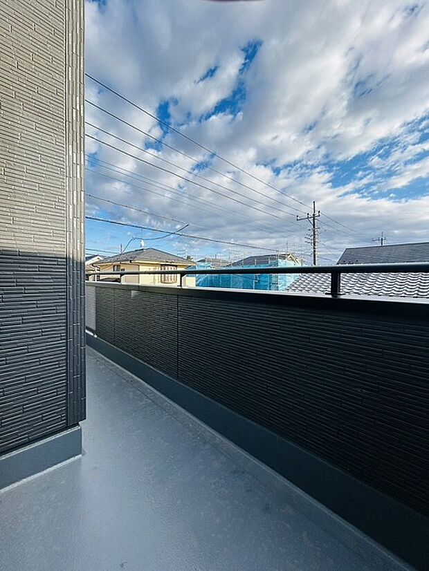 窓からの眺望です。実際に現地で眺望もご確認ください。