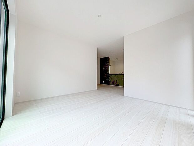 家族が食事するダイニングスペースをキッチンから見渡せる設計に。お料理をしながら家族とのコミュニケーションが増えそうな予感。 