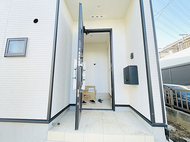 周辺のエリアで他にも沢山売りに出ている物件があります。インターネット掲載前の情報などもありますのでお気軽にお問合せください。まとめてご見学できます。 