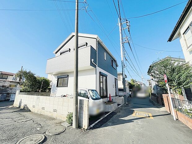 周辺は住宅が建ち並ぶ閑静な住宅街です。