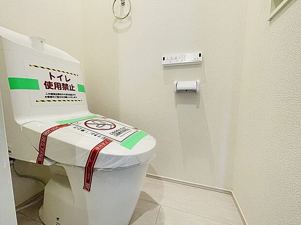 トイレにはウォシュレット機能を標準装備。 