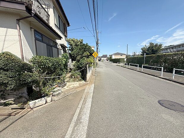 周辺のエリアで他にも沢山売りに出ている物件があります。インターネット掲載前の情報などもありますのでお気軽にお問合せください。まとめてご見学できます。 