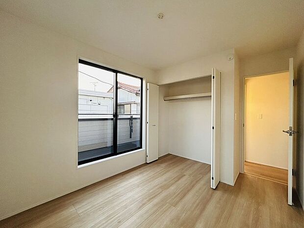 各お部屋に収納が設置されています。 