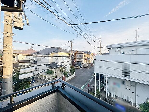 窓からの眺望です。実際に現地で眺望もご確認ください。 