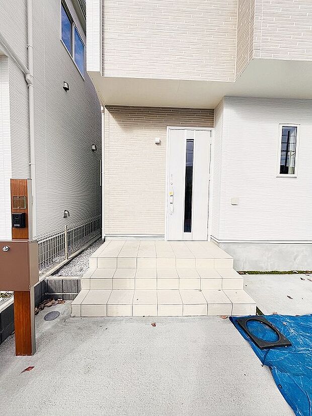 周辺のエリアで他にも沢山売りに出ている物件があります。インターネット掲載前の情報などもありますのでお気軽にお問合せください。まとめてご見学できます。 