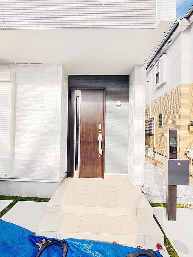 周辺のエリアで他にも沢山売りに出ている物件があります。インターネット掲載前の情報などもありますのでお気軽にお問合せください。まとめてご見学できます。 