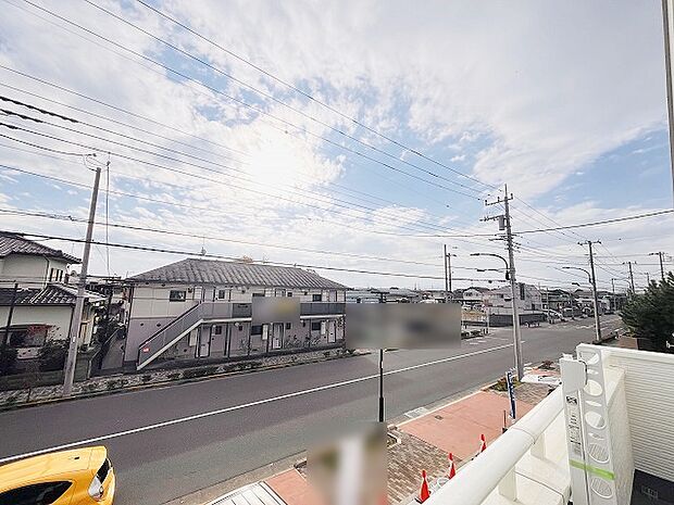 窓からの眺望です。実際に現地で眺望もご確認ください。 