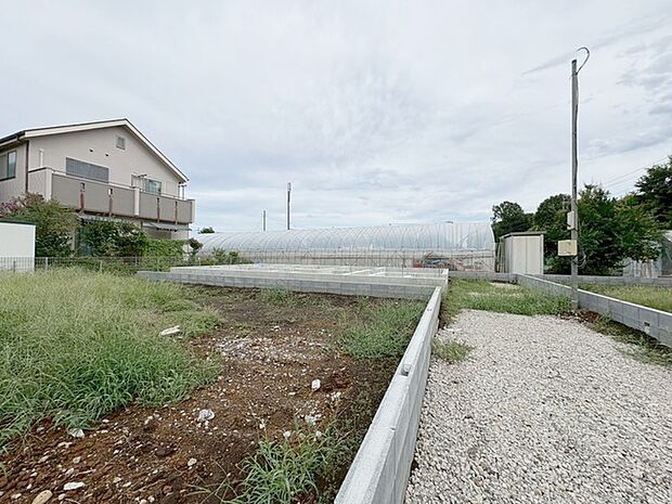 現在建物を建築中です、建築中の物件については現地確認の他、同施工会社の完成施工例のご案内、担当者のプレゼンテーションにてご検討ください。適切なご検討の方法をご説明させて頂きます。