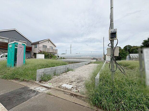 周辺のエリアで他にも沢山売りに出ている物件があります。インターネット掲載前の情報などもありますのでお気軽にお問合せください。まとめてご見学できます。 