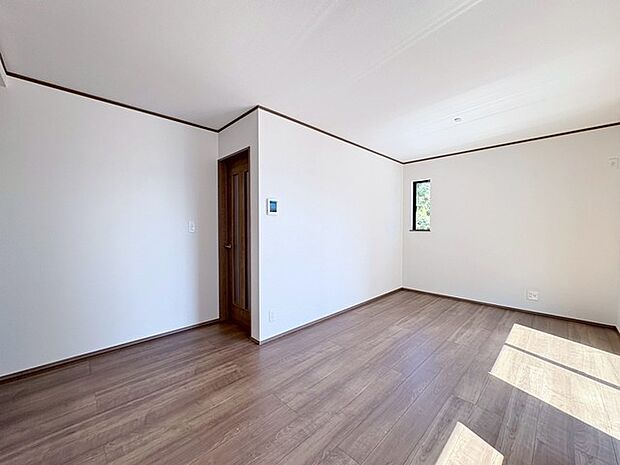 家族が一番集まる場所だから広々としつつも素敵な空間であって欲しい。みんながくつろぐリビングからキッチンまでが一つの空間のように繋がる間取り。 