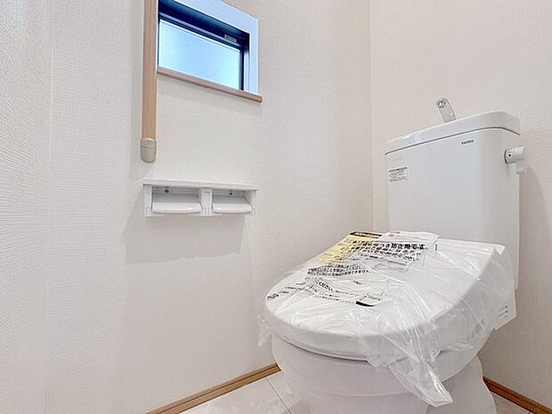トイレにはウォシュレット機能を標準装備。 