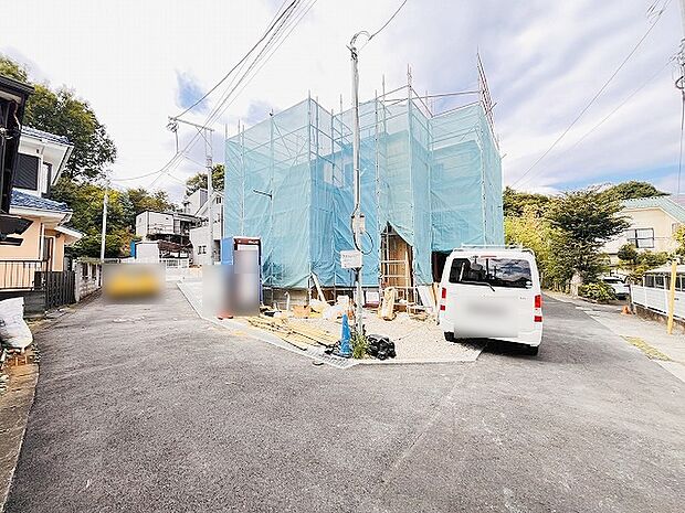 周辺は住宅が建ち並ぶ閑静な住宅街です。 